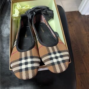 Burberry Checkered Flats in Brown and Black